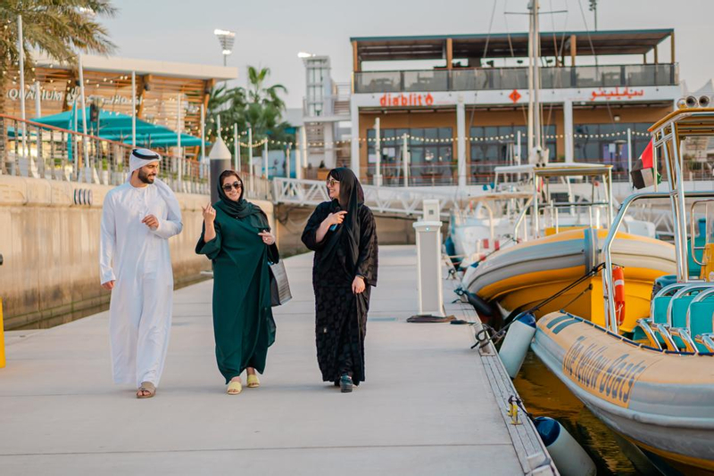 Emirates Palace & Yas Marina Sightseeing Boat Tour in Abu Dhabi Ko0QETye