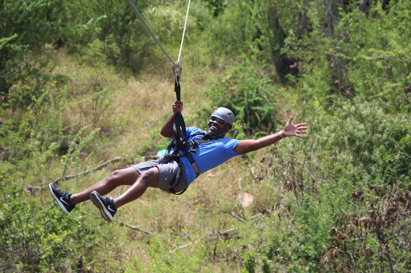 Coral Crater 6-Zipline Tour in O'ahu vr9bxfR9