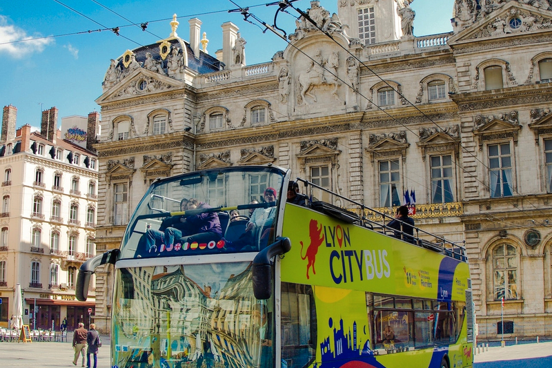 Lyon City Card Zav2S0p0