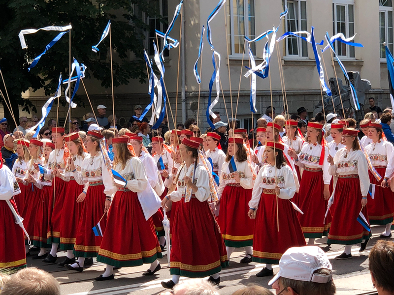 Old Town Walking Tour in Tallinn  jE2MdJaa