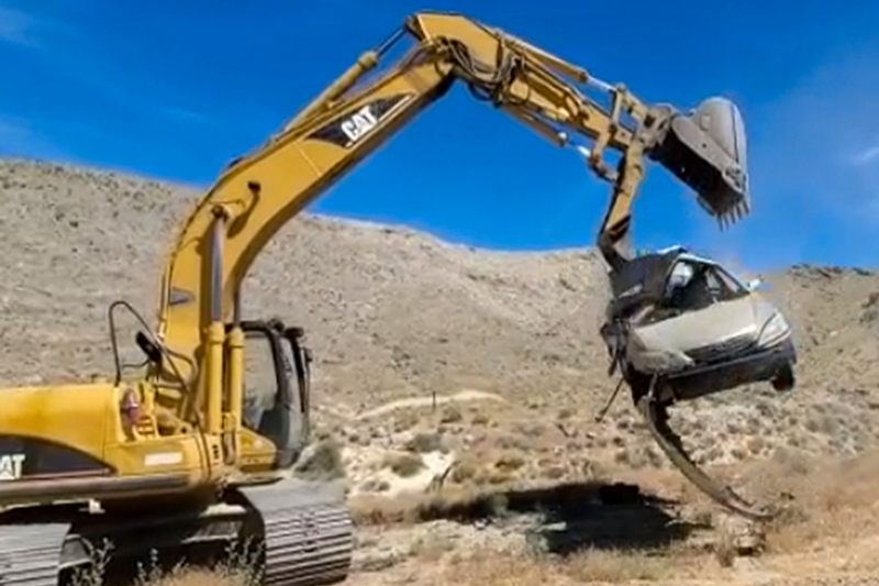 Smash and Grab with a Earthmover Experience in Las Vegas i8hubhSE