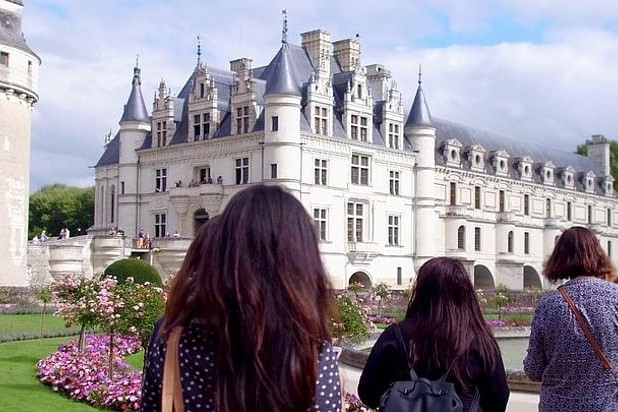 Chambord and Chenonceau Tour in Loire Valley from Tours wxswd8W6