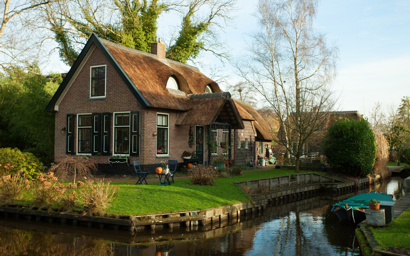 Giethoorn Day Trip with Canal Tour from Amsterdam HBBNCRT5