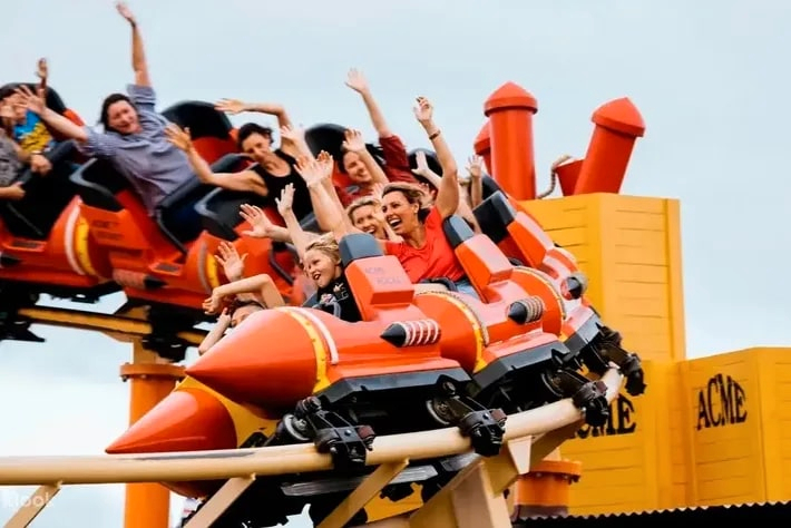 Movie World & Wet n' Wild Gold Coast multi-day unlimited entry pass RyT6p1WG