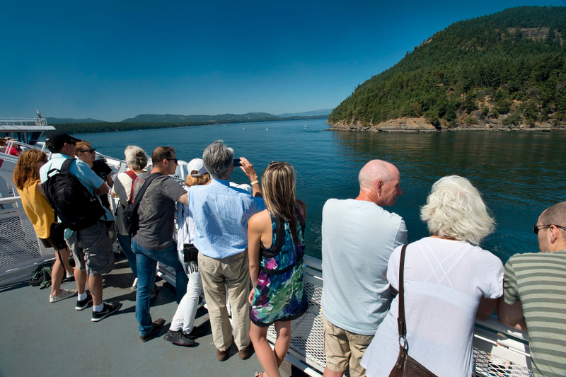 Victoria, Gulf Islands Cruise & Butchart Gardens Tour  SoyOHydD