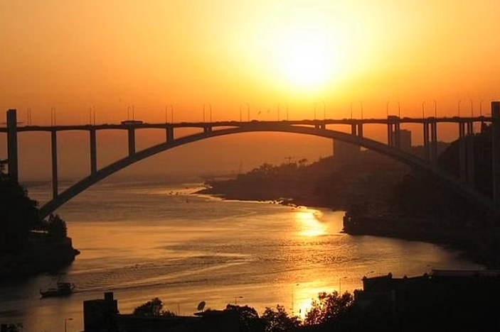 Six Bridges Cruise from Gaia or Ribeira YGzg0YZT