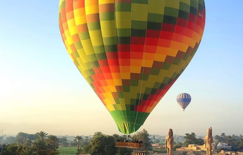 Hot Air Balloon Ride Over Luxor pH2eV3o4