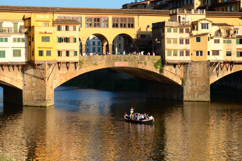 Florence Traditional Gondola Guided Boat Tour on the Arno River ncTui0nj