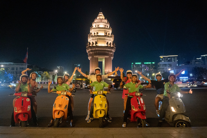Phnom Penh Evening Street Food Tour by Vintage Vespa 7d2w2mDS
