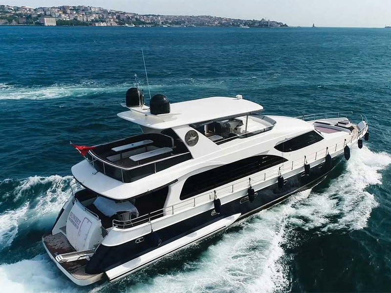 Bosphorus Strait Yacht Cruise w/ Stopover on Asian Side in Istanbul rUgvSbRO