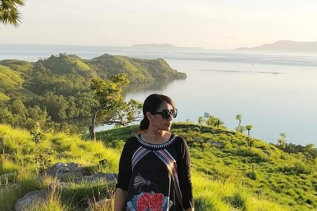Labuan Bajo Lontar Hill Sunrise & Batu Cermin Cave Private Tour oQW5gUHU