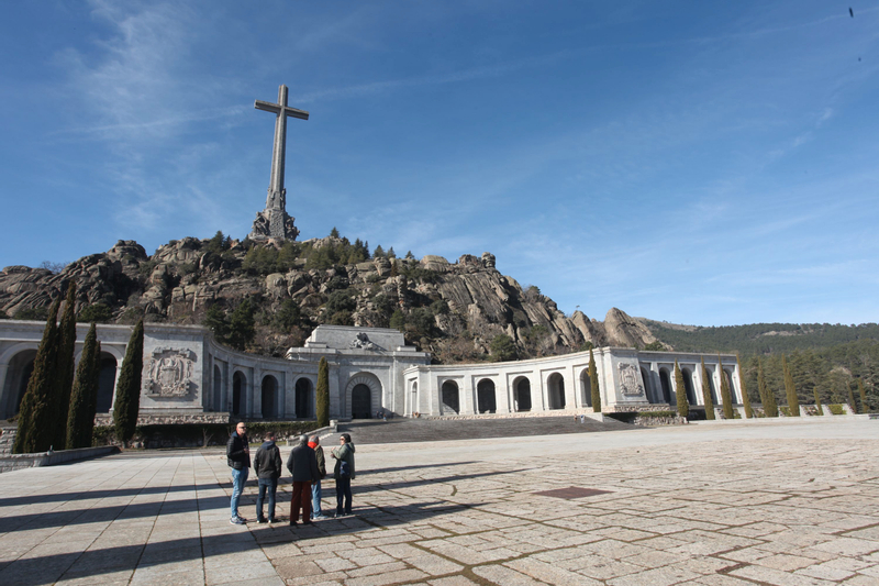 Madrid Royal Monastery of El Escorial Half-Day Tour faCnx0w4