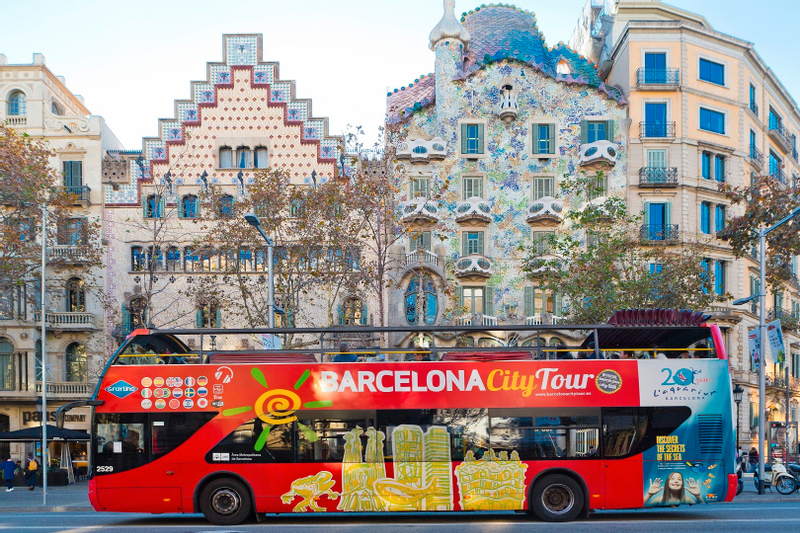 Barcelona Hop-On Hop-Off Bus Pass and Eco Catamaran Cruise aDuTDSFJ