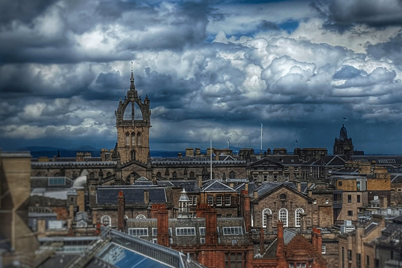Old Town and Underground Historical Ghost Tour in Edinburgh go2qsUPF