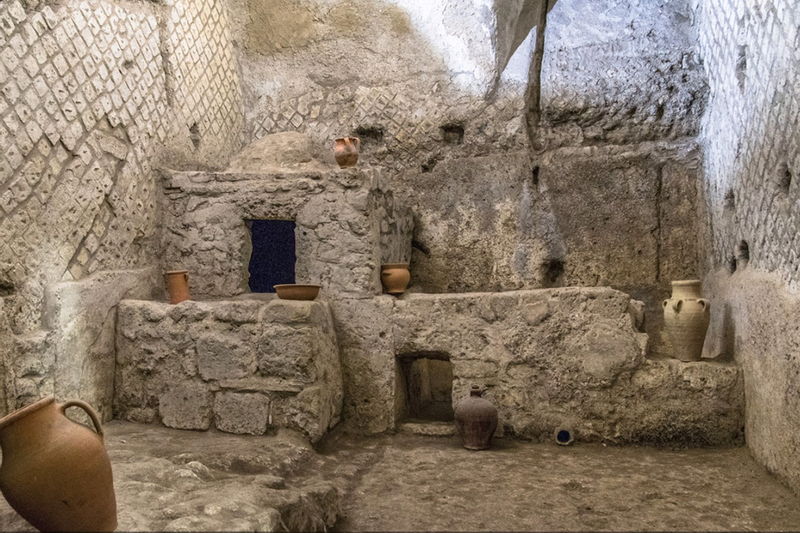 Downtown and Underground Ruins Tour in Naples SkRnIpYK