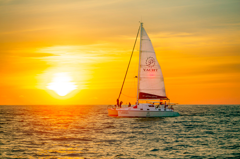 Phuket Sunset Yacht Cruise to Coral Island PCXLNjpR