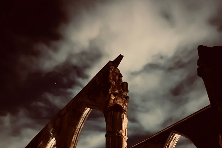 Guided walking tour : Ghosts & Giggles Of Gloucester  fHUjXgdR