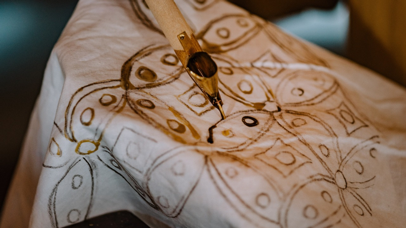 Yogyakarta Heritage Tour and Batik Workshop with Multilingual Guide mJ1OoXWA