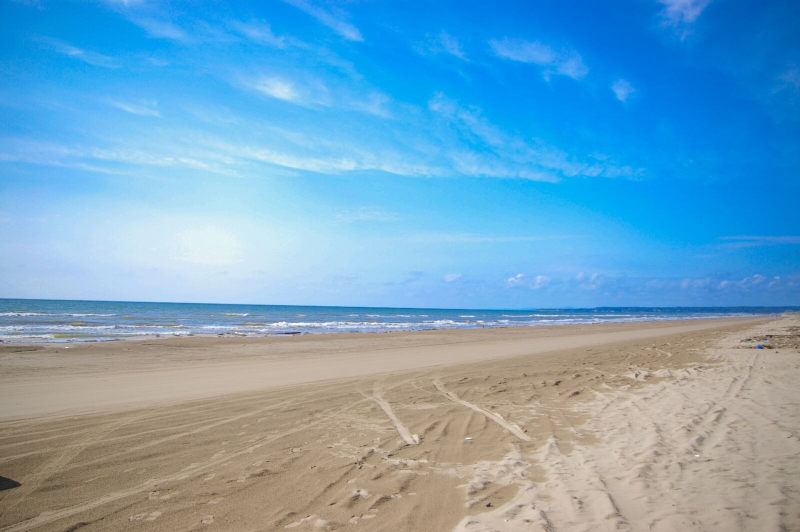 From Kanazawa: Relaxing Beaches, Temples and Aliens in Hakui City EEKTymkl