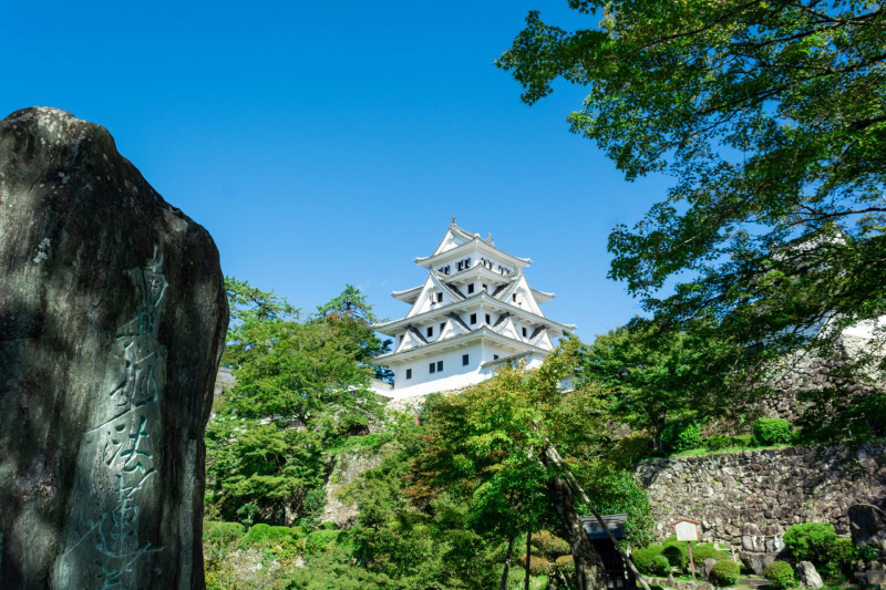 From Takayama: Gujo Hachiman - History, Traditions and Crafts 7boxFYq5