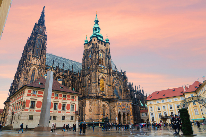 Explore the Splendor and Charm of Prague Castle  JMwZLYP1