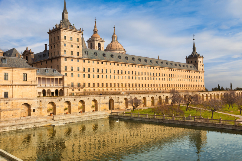 El Escorial, Valley, and Segovia with cathedral day tour from Madrid CWhFnkzA