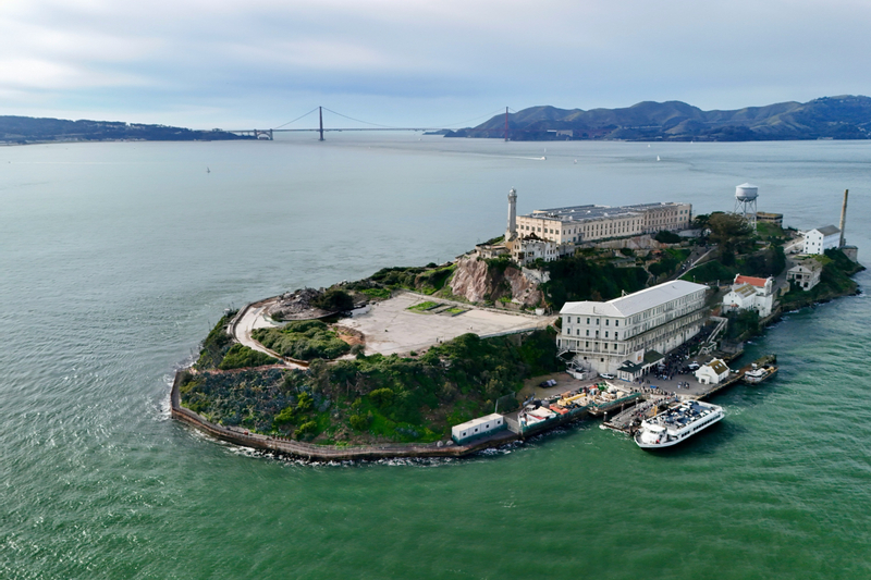 Alcatraz Day Tour and Aquarium + Muir Woods & Sausalito XSUm3Cwd