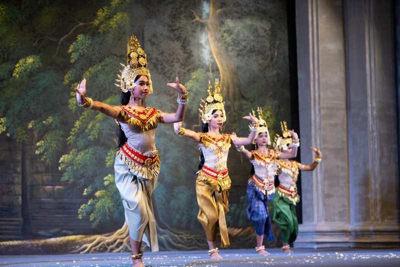 Siem Reap: Apsara Dance Show, Buffet Dinner and Hotel Pickup H6ShJgo0