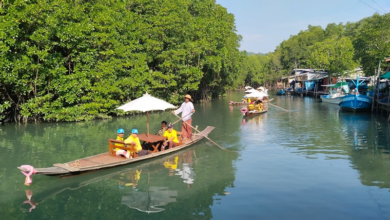 Ko Chang Salak Khok 40-Minute Private Gondola Tour 96RRXIpK