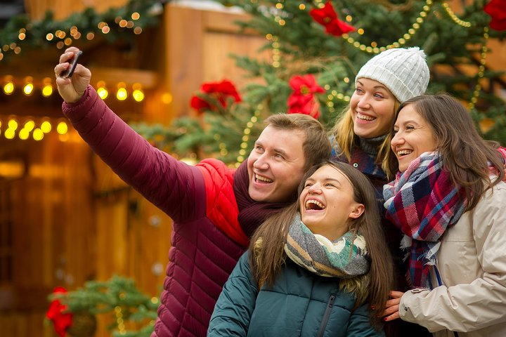 Holiday Scavenger Hunt in Elizabeth by Holly Jolly Hunt GO9UJKMt