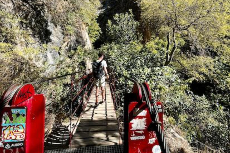 Los Cahorros hiking tour in Granada pJWkboZZ