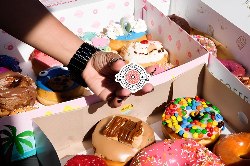 Santa Monica Donut Tour LR3jKa8a