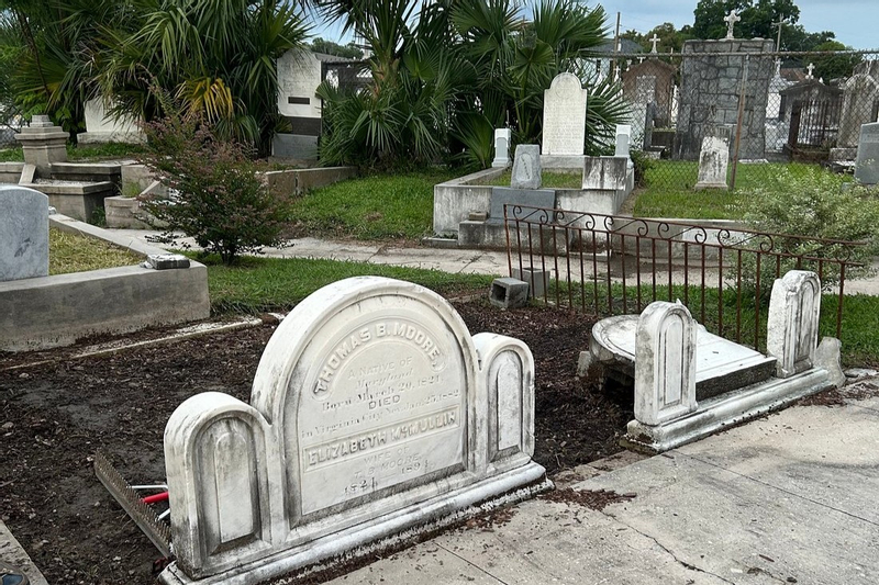 Haunted City and Cemetery Bus Tour  Lxzh8RPk
