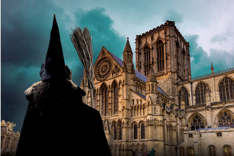 Witches and History Old Town Walking Tour in York 2i5xzIXr