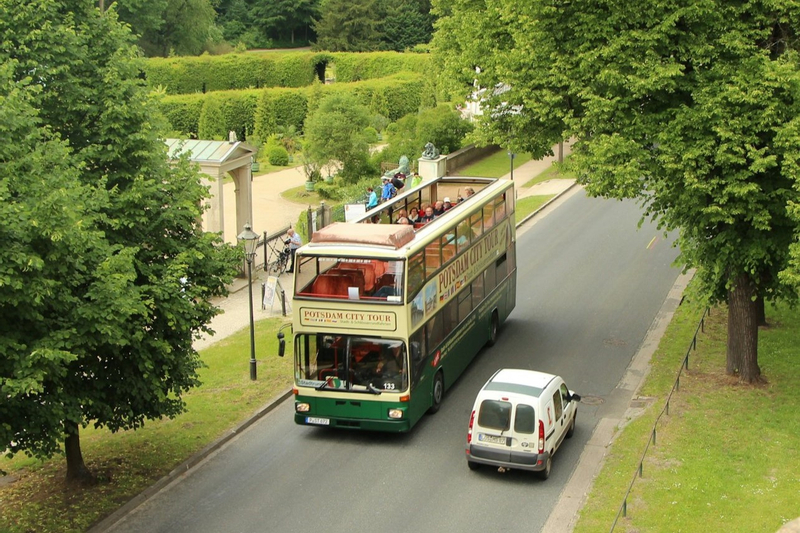 City and Castles Tour in Potsdam C3b8ex0p