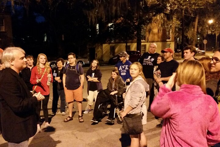 Guy in the Kilt Guided Haunted Tour in Savannah yFEx7pVB
