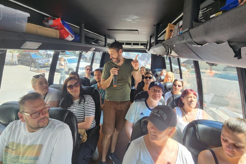 New York Comedy Bus Tour with Stand-Up Comedian 0kxgQmlO