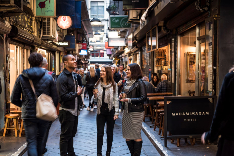 Classic Walking Tour of Melbourne GEsvu87g