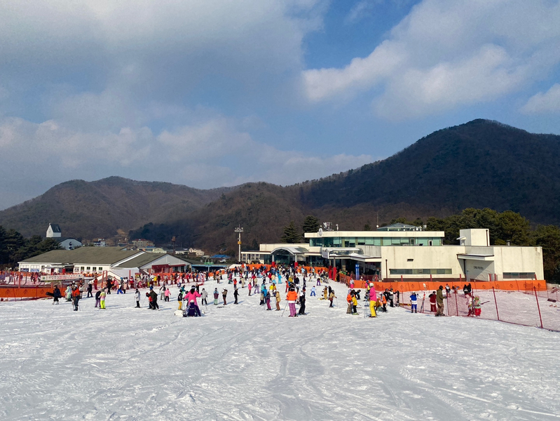 Seoul Jisan Forest Ski Resort Full-Day Small Group Ski Tour Q6aXg5p1