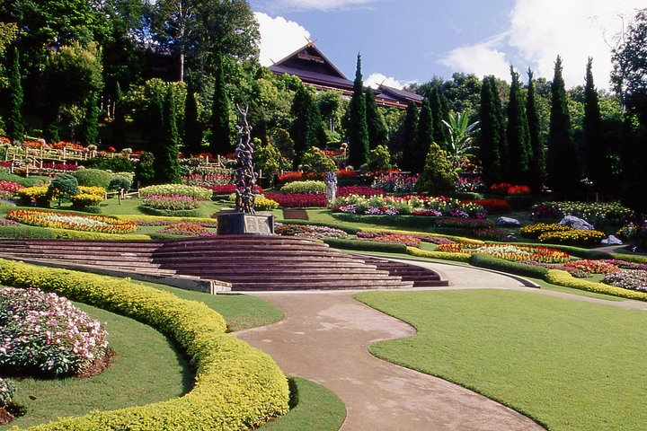 Doi Tung & Royal Villa Guided Cultural Tour RP00BJEg