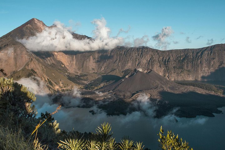 Mt. Rinjani 2D1N Senaru Crater Rim UPA1ZB7E