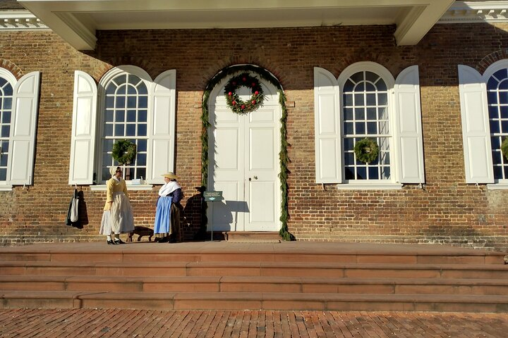 Guided Colonial Christmas Tour in Williamsburg WtV1KRjE