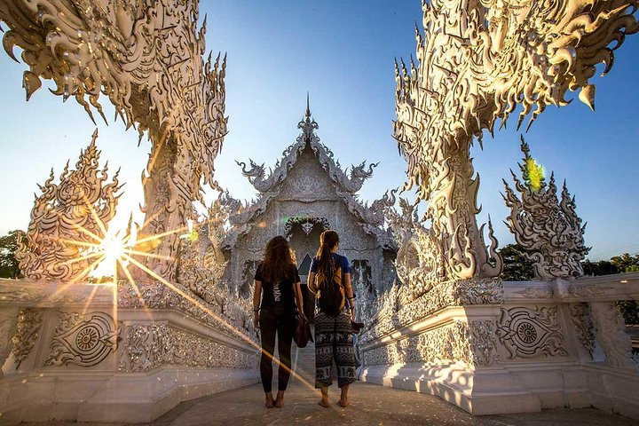 Half Day Chiang Rai City Tour including White Temple & Wat Phra Kaew GJGIDzqD