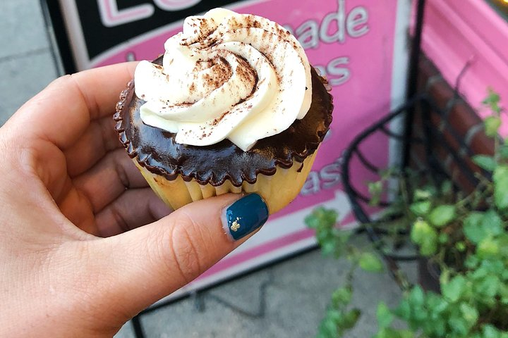 Cocktails & Cannoli: Boston's North End Dessert Tour 6qxdX8wH