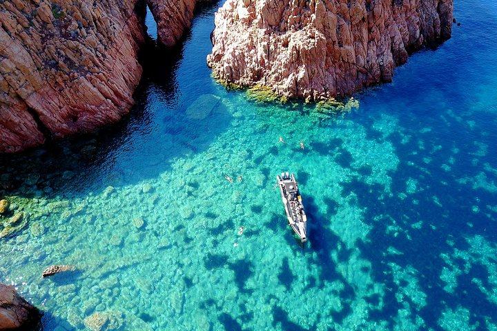 Visit Scandola, the creeks of Piana by boat 9dOdOidw