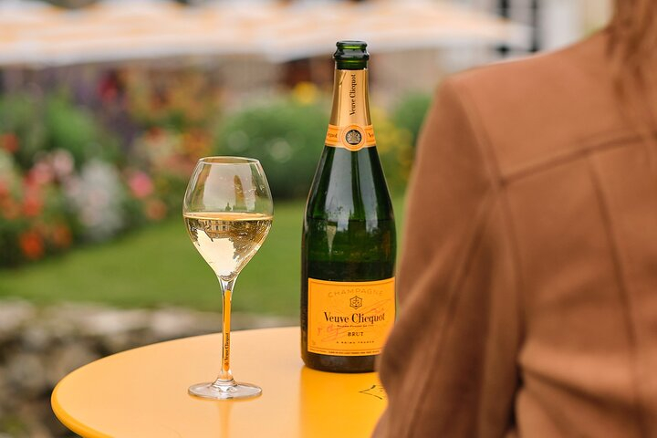 Veuve Clicquot Tasting and Fun Private Tour in Champagne 8CWhBfm4
