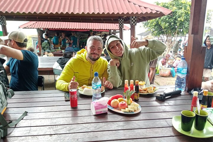 3 days 2 night trekking Rinjani to Summit and lake YwMRBeyi