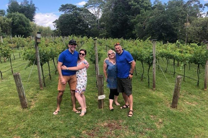 Barefoot Luxury Mount Tamborine Winery Tour from Gold Coast iobGdmfx