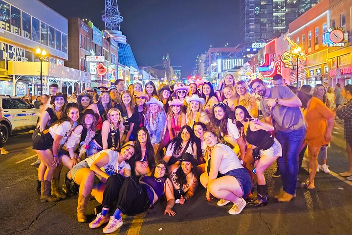 VIP Bar and Club Crawl in Nashville 1LiXj0VR