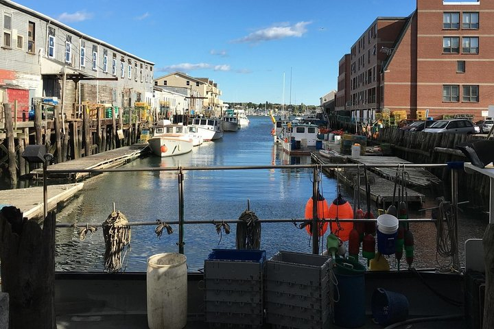 Old Port "Seafood Lovers" Walking Lunch Tour in Portland, Maine CsFb40Jv